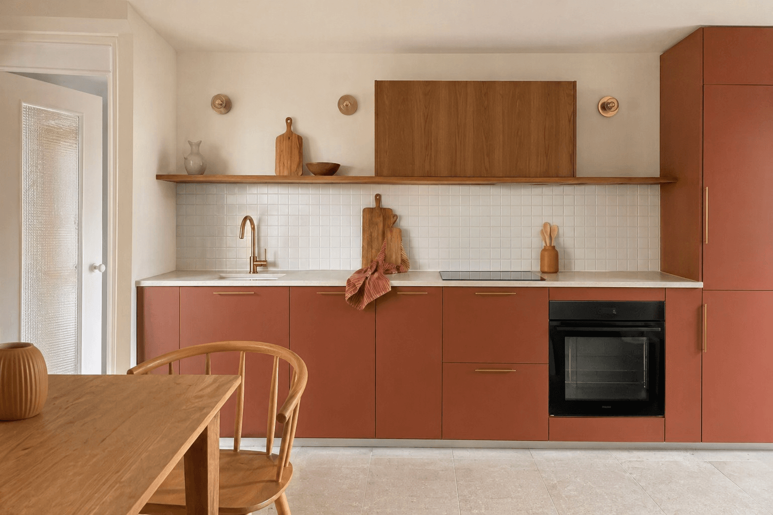 Maison en cours de rénovation avec échafaudages