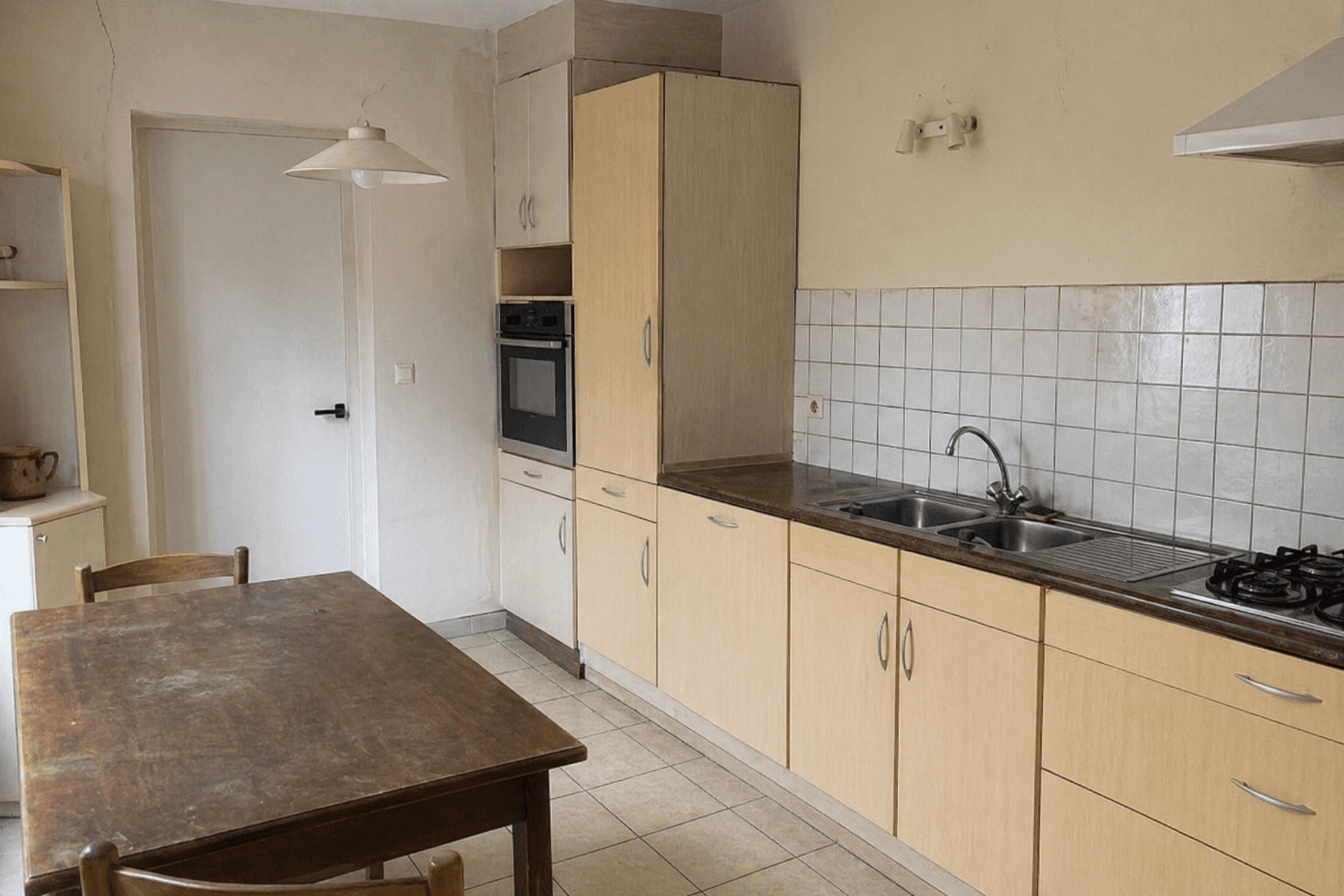 Cuisine avant travaux à Neuilly-sur-Seine